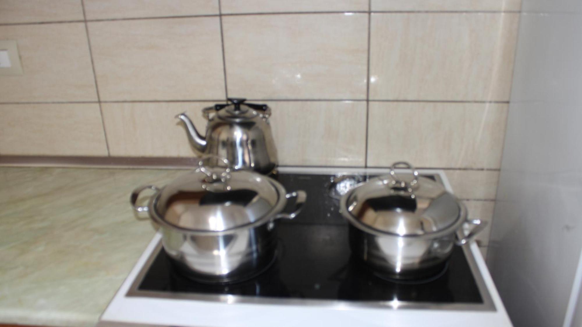 Crew Hostel Тирана Экстерьер фото