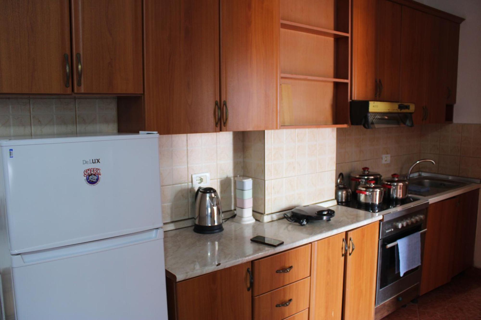 Crew Hostel Тирана Экстерьер фото